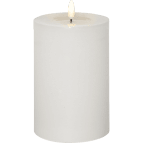 LED Stumpenkerze Flamme Flow Big Weiß Von Star Trading - Es verfügt über eine Timerfunktion und wenn der Schalter eingeschaltet ist, leuchtet das Licht im Timermodus 6 Stunden lang, 18 Stunden lang aus (in Wiederholung), mit einer schönen realistischen Flamme in warmweißem Licht.