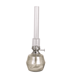 Kerosene Lamp Majken Mid Grau Von Strömshaga - Brenner aus Klarglas und Brenner aus Nickel.