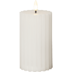 LED Stumpenkerze Flamme Stripe Weiß Von Star Trading - Diese batteriebetriebene Kerze mit warmwei&szlig;em Licht ist sowohl allein als auch in der Gruppe mit weiteren Kerzen der Flamme-Serie eine sch&ouml;ne Dekoration.