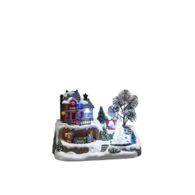 Mechanische Weihnachtsdekoration Mit Bahnhof 17cm Mehrfarbig Von Konstsmide - Tauchen Sie mit dieser mechanischen Weihnachtsdekoration in eine winterliche Miniaturwelt ein &ndash; ein charmanter Bahnhof in einer verschneiten Umgebung.