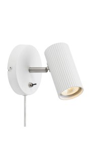 Costilla Weiß leselampe Von Markslöjd - Durch das schlichte Design und den stilvollen Farbton fügt sich die Lampe in die meisten Einrichtungsstile ein.