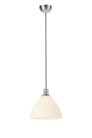 Ro Ø28 Weiß hängelampe Von Markslöjd - Ro ist eine stilvolle Pendelleuchte, die elegante Metalldetails in satiniertem Nickel mit einem wundersch&ouml;n geriffelten wei&szlig;en Glasschirm kombiniert.