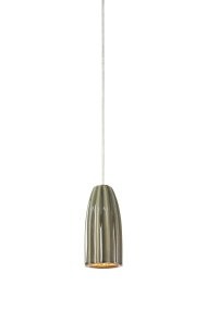 Clay Ø8 Grün fensterlampe Von Markslöjd - Die l&auml;ngliche Form und die dekorativ gerillte Oberfl&auml;che verleihen der Leuchte einen eleganten und lebendigen Ausdruck.