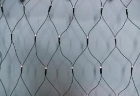Lichternetz 2,5x2,5m Schwarz Von Pixie Design - Durch den integrierten 5-Stufen-Dimmer und die Smart-Timer-Funktion, die das Licht automatisch 8 Stunden ein- und 16 Stunden ausschaltet, l&auml;sst sich die Beleuchtung ganz einfach an Ihre Bed&uuml;rfnisse anpassen.