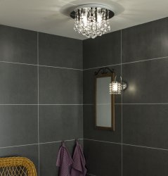 Teresa Ø36 Chrom badezimmerlampe Von Aneta Lighting - Mit Schrauben an der Decke montiert und mit festem Stromanschluss versehen.