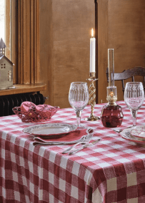 Kerosene Lamp Majken Mid ROT Von Strömshaga - Brenner aus Klarglas und Brenner aus Messing.