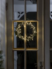 LED-Kranz Ø30 Silber Von Konstsmide - Die 32 kleinen LEDs strahlen ein gem&uuml;tliches, warmes Gelblicht aus und schaffen so eine behagliche Atmosph&auml;re.