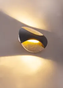 Alexandra 21cm Gold wandlampe Von Globo Lighting - Den medf&ouml;ljande 6W LED-lampan ger en behaglig belysning med 230 lumen och en varm ljusf&auml;rg p&aring; 3000K.