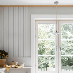 Gustav Ø20 Grau fensterlampe Von Strömshaga - Eine elegante Deckenleuchte, die klein und schlank ist und gut &uuml;ber einen K&uuml;chentisch, in ein Fenster oder in ein Schlafzimmer passt.