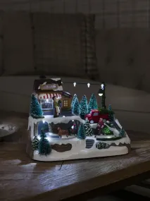 Mechanische Weihnachtsdekoration Mit Weihnachtsbaumverkauf 17cm Mehrfarbig Von Konstsmide - Schaffen Sie mit dieser mechanischen Weihnachtsdekoration eine lebendige Weihnachtsatmosph&auml;re &ndash; eine bezaubernde Szene mit Tannenb&auml;umen im Winterkleid zum Verkauf.