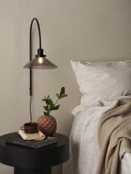 August 25cm Schwarz wandlampe Von PR Home - 2 Meter langes schwarzes Kabel mit Wandstecker und Netzschalter, 55 cm vom unteren Teil der Metallhalterung entfernt.