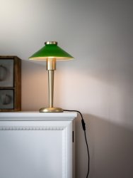 August 34cm Grün tischlampe Von PR Home - August Tischlampe mit Metallsockel und Glasschirm.