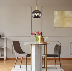 Blacky Ø30 Messing Von Globo Lighting - En stilren armatur som skapar en st&auml;mningsfull och elegant belysning i ditt hem,&nbsp;perfekt i vardagsrum eller matsal.