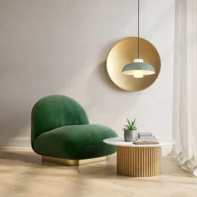 Lowe Ø38 Grün hängelampe Von Globo Lighting - Den runda sk&auml;rmen i matt gr&ouml;nf&auml;rgad metall ger ett elegant och tidl&ouml;st uttryck, medan den cylinderformade sk&auml;rmen i opalglas sprider ett mjukt och behagligt ljus.