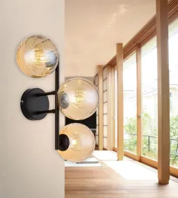 Conor 36cm Bernstein wandlampe Von Globo Lighting - Conor v&auml;gglampa i mattsvart med amberf&auml;rgade glassf&auml;rer ger en modern och elegant touch till vilket rum som helst.