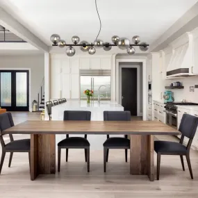 Riha 120cm Rauchfarben hängelampe Von Globo Lighting - Lampan &auml;r av mattsvart metall och ger ditt hem en lyxig och inbjudande atmosf&auml;r.