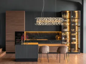 Katrina 90cm Gold kristall Von Globo Lighting - Katrina &auml;r en elegant rektangul&auml;r kristallkrona i gyllene metall med gnistrande K9-kristaller som skapar en sofistikerad och lyxig atmosf&auml;r i ditt hem.