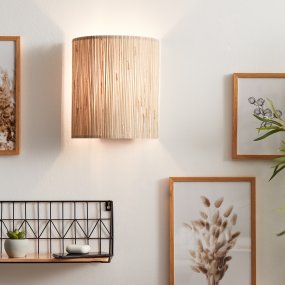 Wimea 26cm Natur wandlampe Von Brilliant - Sie eignet sich perfekt als Zusatzbeleuchtung im Flur, Wohn- oder Schlafzimmer und schafft eine warme und wohnliche Atmosphäre.