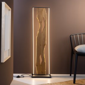 Chaumont Holz stehlampe Von Brilliant - Ausgestattet ist die Leuchte mit energieeffizienter und langlebiger LED-Technik und einem praktischen Fußschalter, der ein bequemes Ein- und Ausschalten per Fuß ermöglicht.