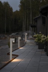 Pollux 100cm Weiß pollarleuchten Von Konstsmide - Verleihen Sie Ihrem Garten oder Ihrer Terrasse mit dieser eleganten Pfostenleuchte aus weißem Aluminium eine moderne Note.