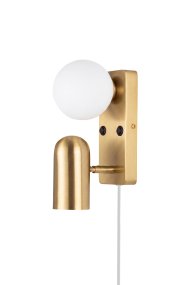 Doppio 25cm Messing leselampe Von Globen Lighting - Doppio ist eine vielseitige Metallwandleuchte mit elegantem, gebürstetem Messingfinish und einem weißen Glasschirm.