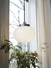 Elsy Ø18 Weiß fensterlampe Von PR Home - Die Serie ist in verschiedenen Ausf&uuml;hrungen erh&auml;ltlich, sodass Sie ganz einfach eine gleichm&auml;&szlig;ige und harmonische Beleuchtung in Ihrem Zuhause schaffen k&ouml;nnen.