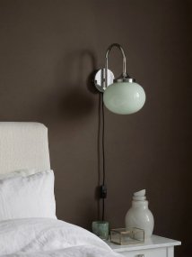 Elsy 30cm Grün leselampe Von PR Home - Der sanft geschwungene Arm verleiht der Leuchte eine harmonische Ausstrahlung und macht sie zu einem dekorativen Element in Flur, Schlafzimmer oder Wohnzimmer.
