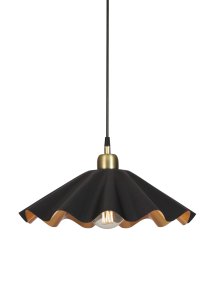 Aira Ø40 Schwarz Von PR Home - Die Deckenleuchte Aira besticht durch ihre mattschwarze Oberfl&auml;che und die messingfarbene Innenseite.