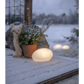 Globy 13cm Weiß solarleuchte Von Star Trading - Moderne und stilvolle Solarzellen-Dekoration in Form eines wei&szlig;en Steins.