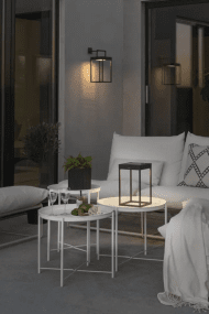 Portofino 30cm Schwarz solarleuchte Von Konstsmide - Die Lampe wird mit dem Solarpanel in 20h oder mit dem mitgelieferten USB-C-Kabel in 6h aufgeladen.