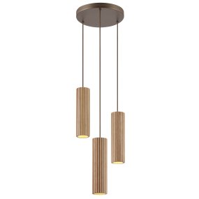 Lakewood Ø28 Holz hängelampe Von Brilliant - Die Pendelleuchte Lakewood kombiniert braunes Metall mit drei zylindrischen Schirmen aus hellem, geripptem Holz und verleiht jedem Raum eine warme und natürliche Ausstrahlung.