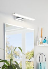 Pandella 40cm Chrom badezimmerlampe Von Eglo - Die Leuchte besticht durch ihre elegante Chromoberfl&auml;che und die integrierte LED, die ein klares, wei&szlig;es Licht mit 4000 K und einem Lichtstrom von 900 Lumen erzeugt.