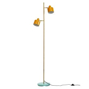 Ocean Mehrfarbig stehlampe Von Dyberg Larsen - Die Stehleuchte Ocean in den Schirmen Curry/Messing/Türkis verfügt über eine Metallkonstruktion, lässt sich nach oben und unten neigen und ist mit einem Fußschalter am Sockel ausgestattet.