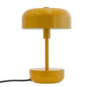 Haipot 25cm Curry tischlampe Von Dyberg Larsen - Die Haipot-Serie ist in stilvollen und lebendigen Farbtönen erhältlich und sorgt für ein auffälliges Erlebnis und ein modernes Raumthema.