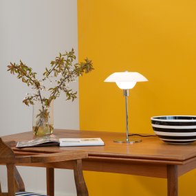 Bergen 38cm Opal tischlampe Von Dyberg Larsen - Bergen ist eine klassische und stilvolle Tischlampe, die in jede Umgebung passt.