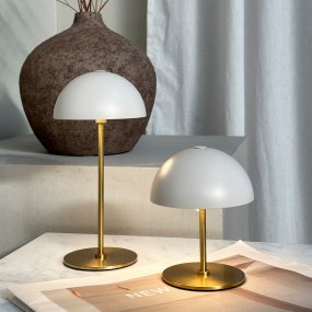 Along set 20cm Beige tragbare Von Dyberg Larsen - Die Along Mini-Tischleuchten mit integrierter LED- und Touch-Technologie vereinen zeitloses Design und Harmonie.