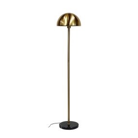 Menton Messing/Schwarz stehlampe Von Dyberg Larsen - Die Stehleuchte Menton strahlt mit ihren luxuriösen Materialien und ihrem exklusiven Design Raffinesse aus.