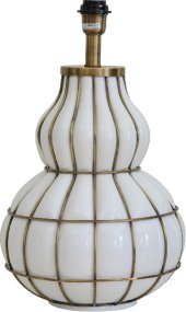 Beatrice 50cm Weiß Von Hallbergs - Grace Kelly ist eine wunderschöne Tischlampe mit elegantem Design.