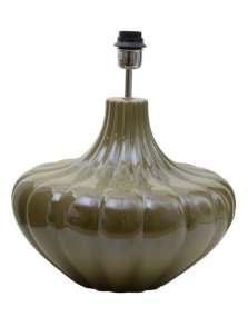 Harmony 40cm Olivgrön lampenfuß Von Hallbergs - Harmony lampfot &auml;r en dekorativ lampfot i keramik med en mjuk, rundad form och vackert r&auml;fflad struktur.