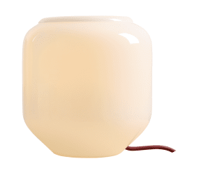 Flask 18cm Weiß/rot tischlampe Von Artera - Der dekorative Opalglasschirm spendet ein sanftes und angenehmes Licht und schafft so eine einladende Atmosphäre.