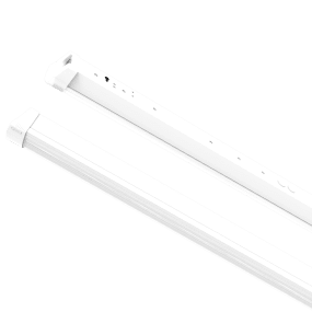 Liny Basic 3000K 160cm Weiß Von Designlight - Die Liny Basic ist eine robuste und energieeffiziente Industrieleuchte mit LED-Technologie, die f&uuml;r die Allgemeinbeleuchtung in Industrie- und Gesch&auml;ftsumgebungen mit warmwei&szlig;em Licht konzipiert wurde.