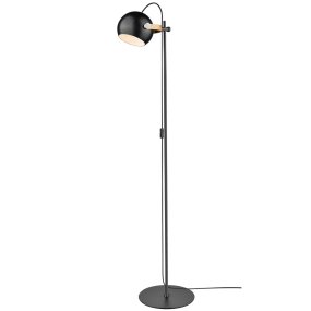 D.C Ø18 Schwarz stehlampe Von Halo Design - Die runden Formen in Kombination mit den Metall- und Holzdetails erzeugen einen klassischen Stil.