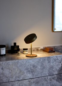 On The Move 20cm Antikes Messing tragbare Von Halo Design - Durch die dreistufige Dimmbarkeit l&auml;sst sich das Licht bedarfsgerecht anpassen und stellt somit eine funktionale und stilvolle Lichtl&ouml;sung dar.