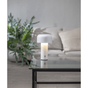 Bobby 22cm Weiß tragbare Von Star Trading - Die Lampe verfügt über eine Dimmfunktion, die durch Antippen mit dem Finger eingestellt wird.