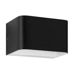 Sania 4 Schwarz wandlampe Von Eglo - Mit seinem nach oben und unten gerichteten Licht erzeugt es eine sanfte und stimmungsvolle Beleuchtung entlang der Wand.