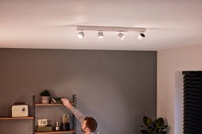 Star 4 Weiß spotlight Von Philips - Passen Sie die Atmosph&auml;re des Raumes der Aktivit&auml;t an.