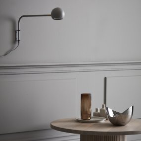 Yes! 45cm Grau wandlampe Von CO Bankeryd - Diese Wandleuchte lässt sich sowohl im Wohnzimmer neben einem Sofa oder Sessel als auch im Flur oder über einem Sideboard gut einsetzen und verleiht dem Raum dort einen modernen Ausdruck.