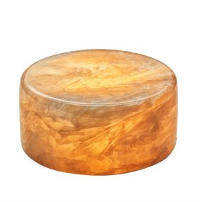 Marble 4cm Beige Von Unison - Die Marmor-Tischleuchte ist aus echtem, poliertem Marmor in einem warmen Beigeton gefertigt, der ein sanftes und stimmungsvolles Licht erzeugt.