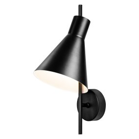 Tokio Ø14 Schwarz wandlampe Von Ledvance - Der abgewinkelte Schirm mit weißer Innenseite sorgt für eine schöne, gerichtete Lichtverteilung.