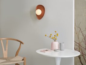 Clay Nest 26cm Braun wandlampe Von Ledvance - Glaskupan i opal som omfamnar ljusk&auml;llan skapar ett fint och bl&auml;ndfritt ljus i rummet.